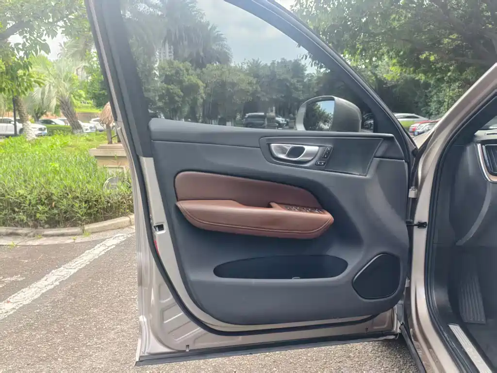 Volvo XC60 — миниатюра 12