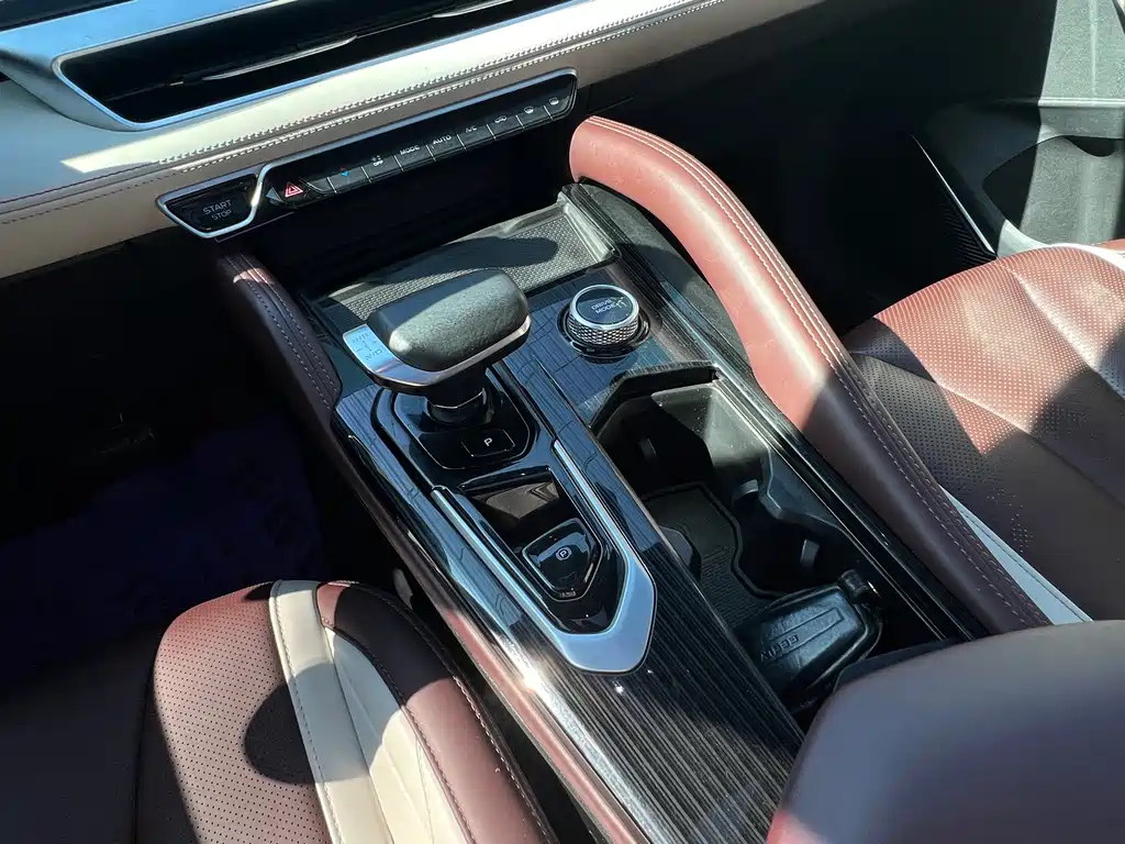 Geely Xingyue L — миниатюра 15