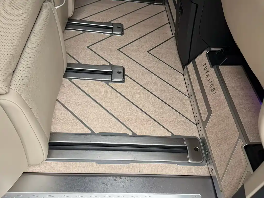 Toyota Alphard — миниатюра 4