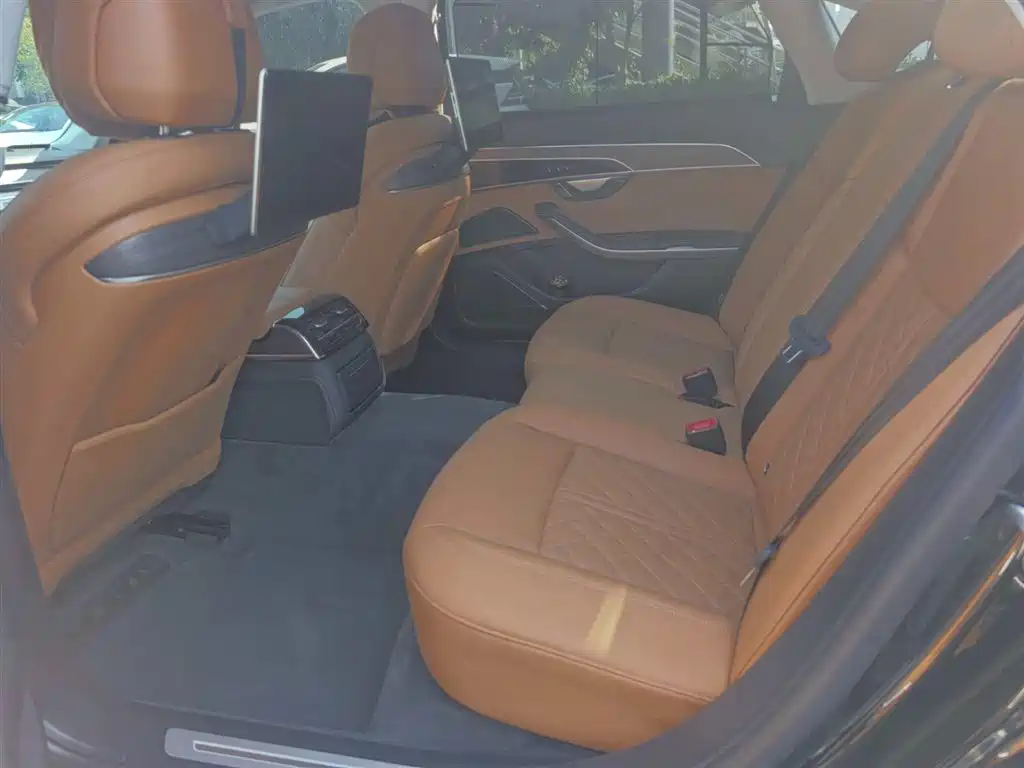 Audi A8 — миниатюра 9