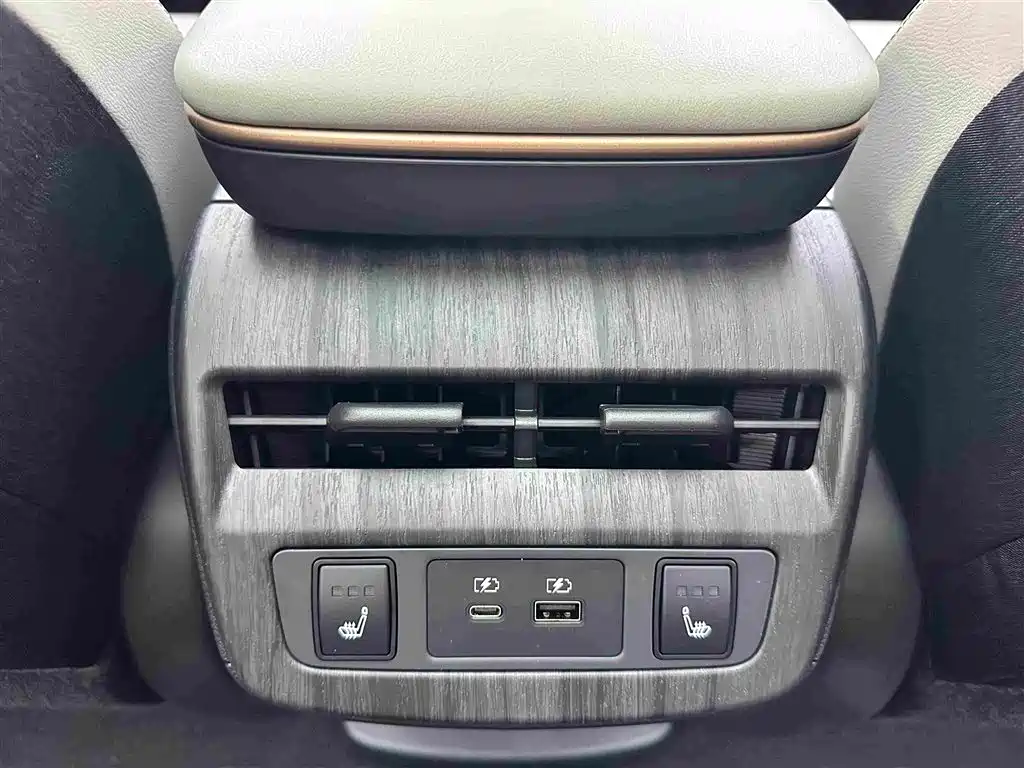 Nissan Ariya — миниатюра 16