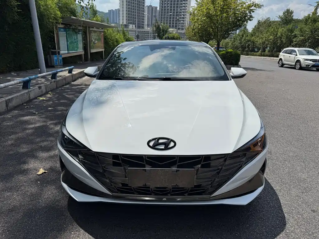 Hyundai Elantra — миниатюра 2