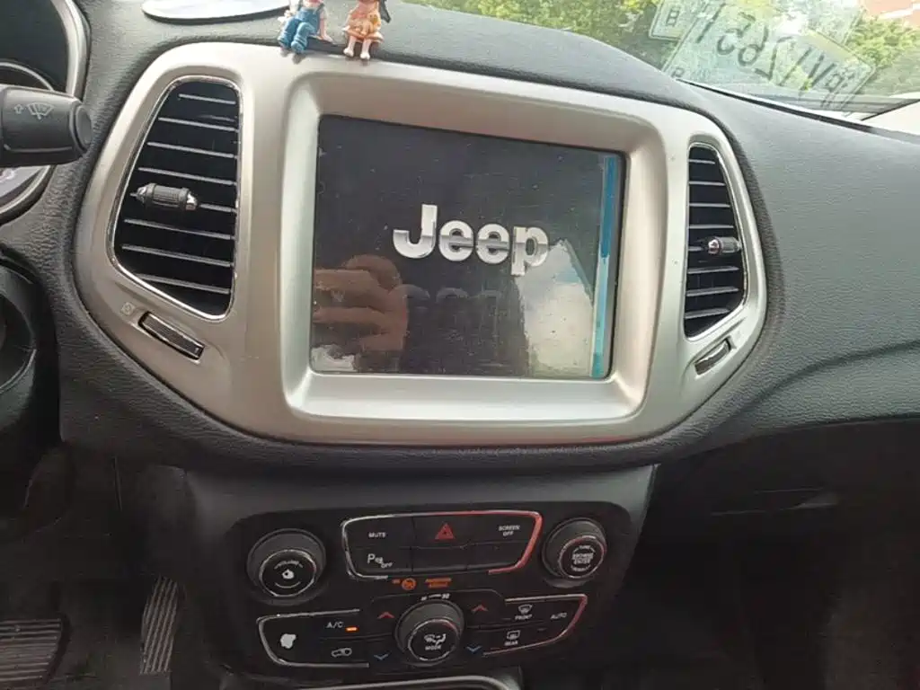 Jeep Compass — миниатюра 13