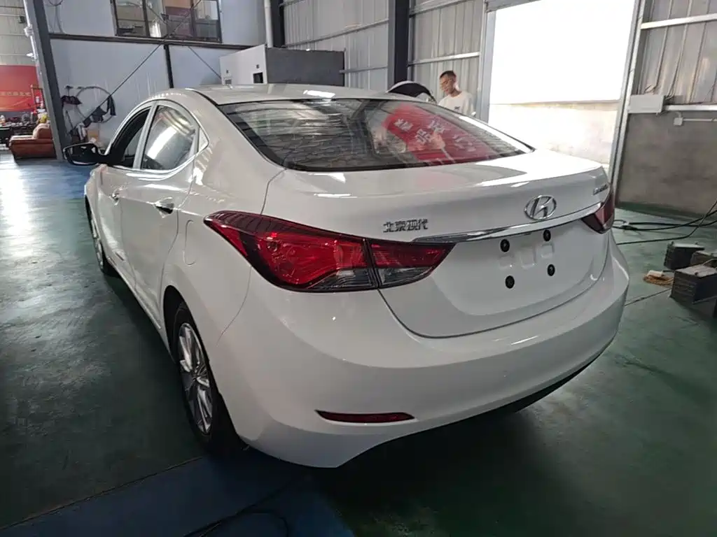Hyundai Elantra Langdong — миниатюра 5