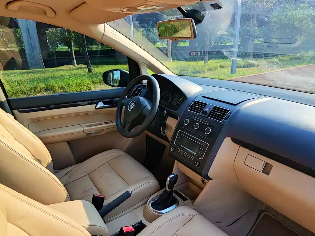 Volkswagen Touran — миниатюра 5