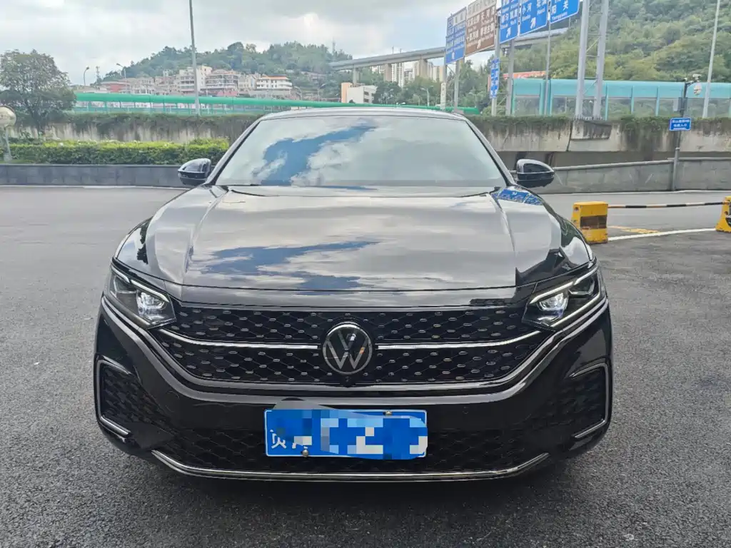 Volkswagen Passat 2026 380TSI