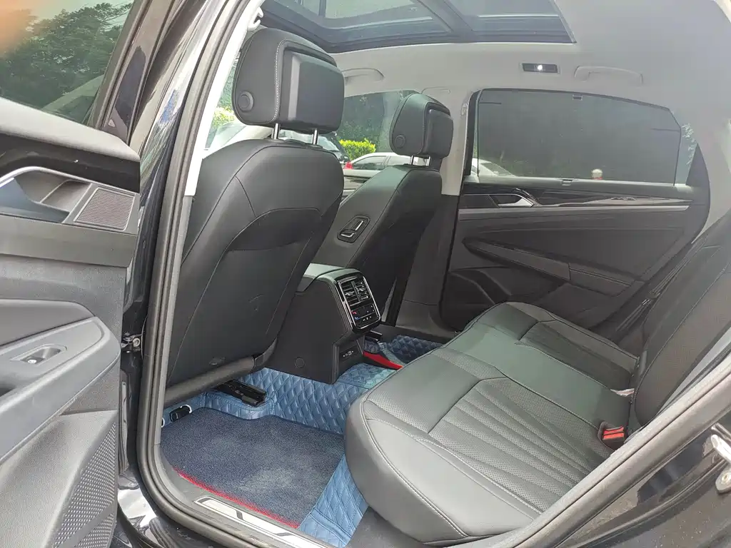 Volkswagen Passat 2026 380TSI