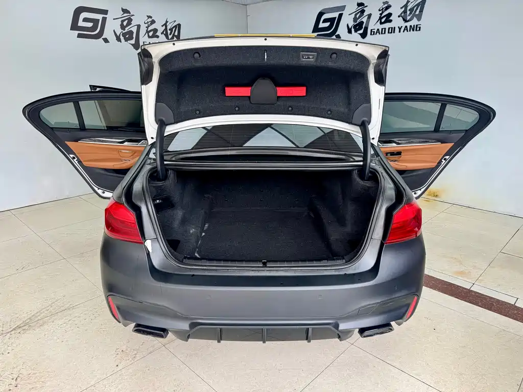 BMW 5 Series — миниатюра 22