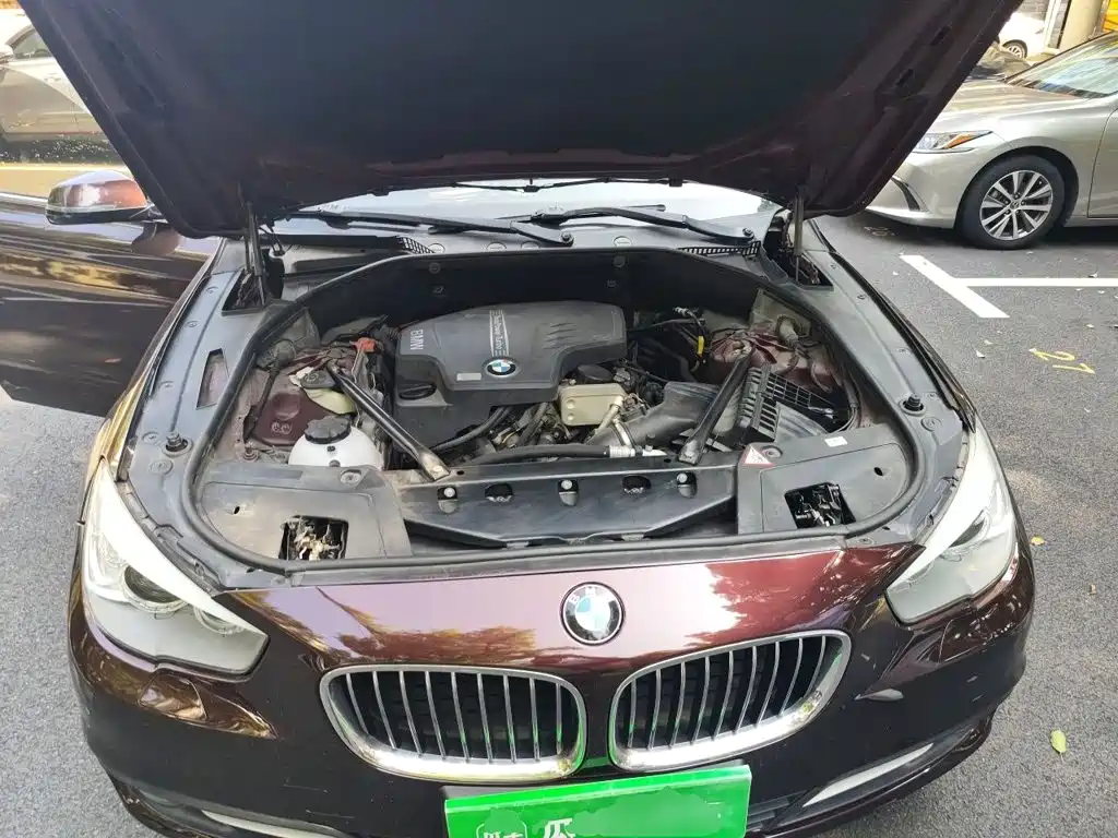 BMW 5 Series GT — миниатюра 11