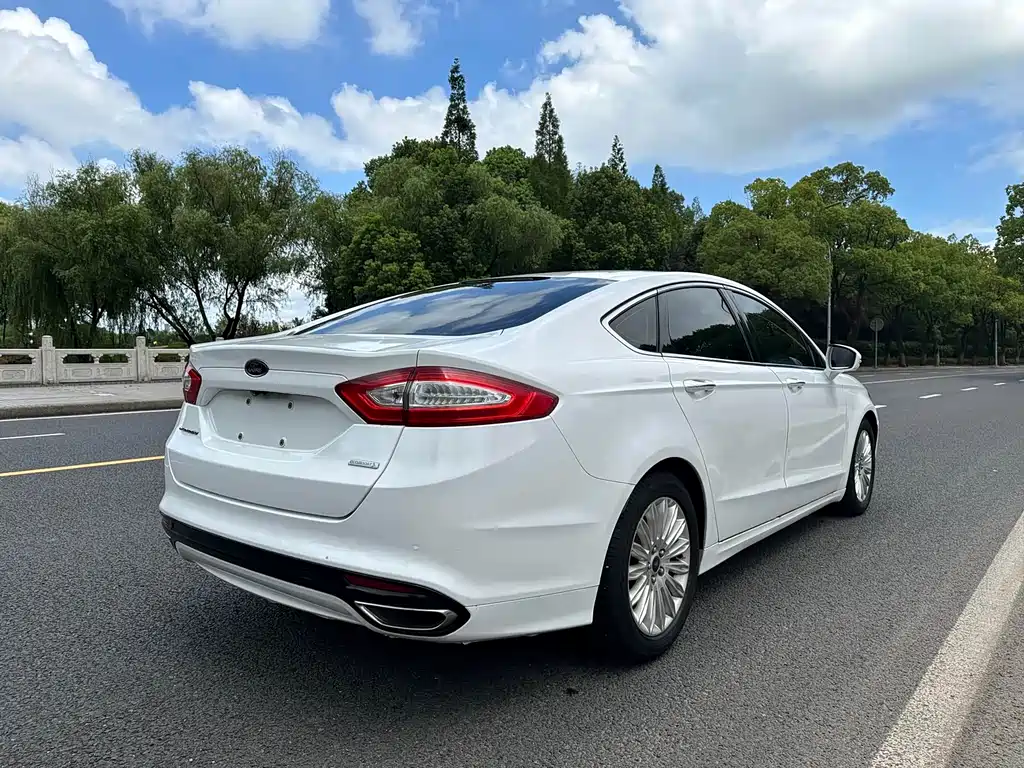 Ford Mondeo — миниатюра 5