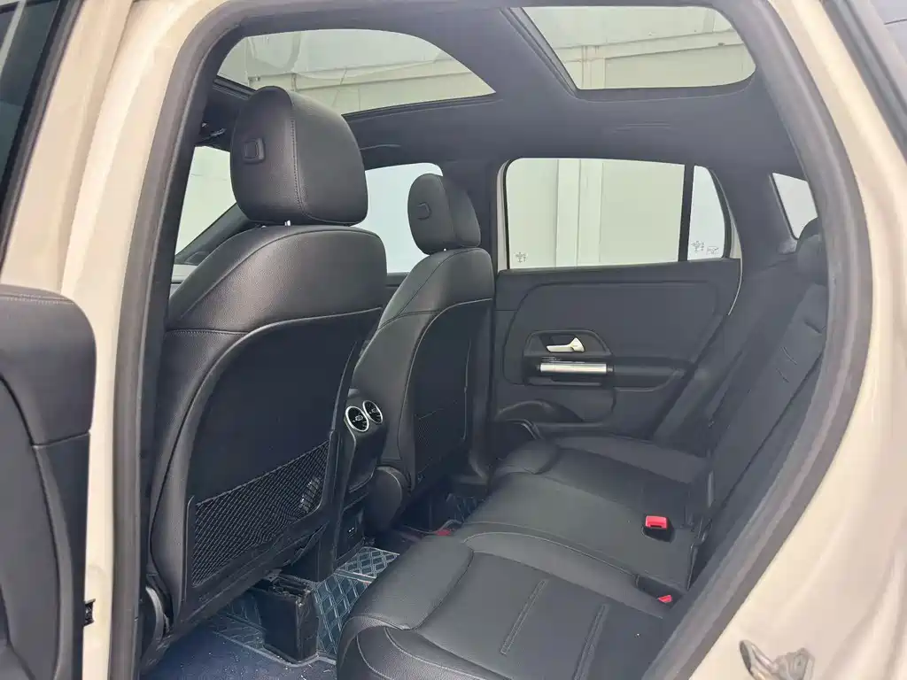 Mercedes-Benz GLA — миниатюра 6