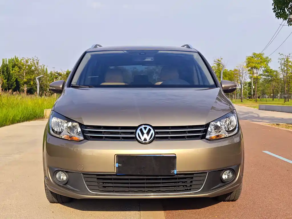 Volkswagen Touran — миниатюра 2
