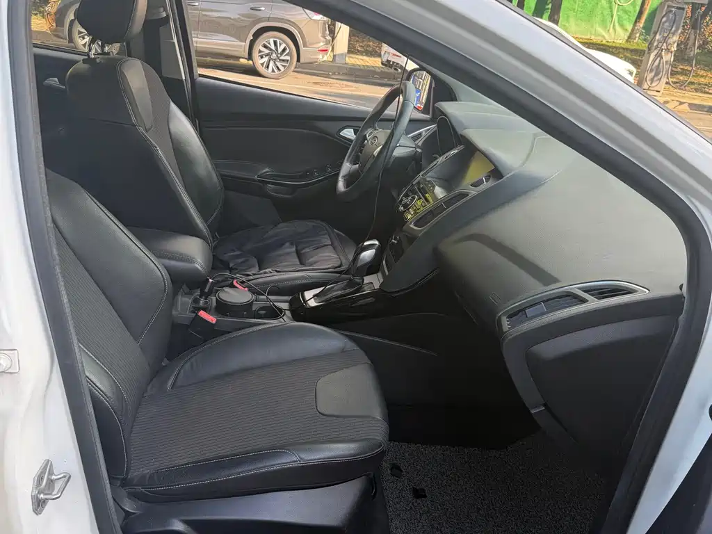 Ford Focus — миниатюра 9