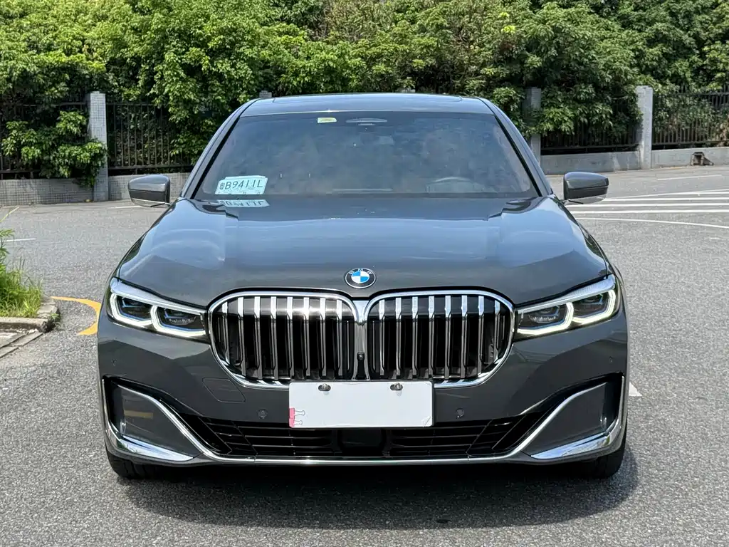 BMW 7 Series — миниатюра 2