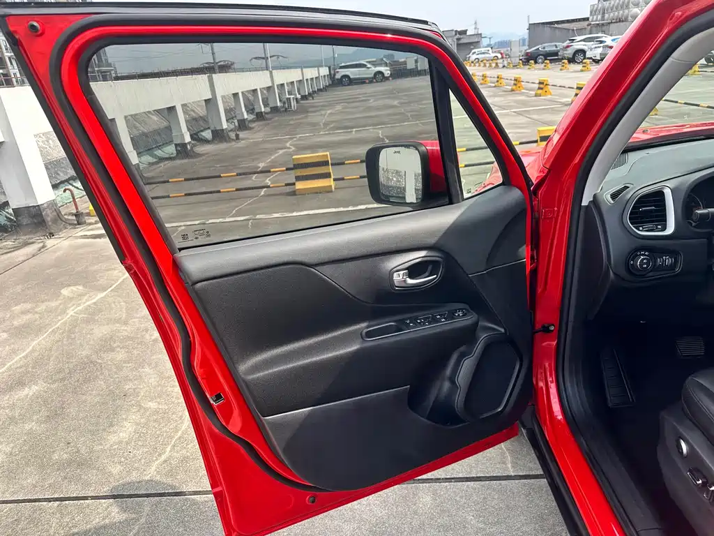 Jeep Renegade — миниатюра 14