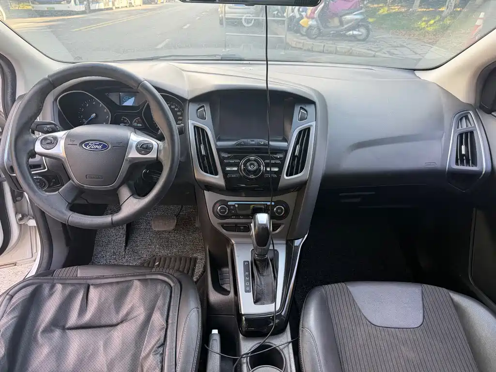 Ford Focus — миниатюра 12