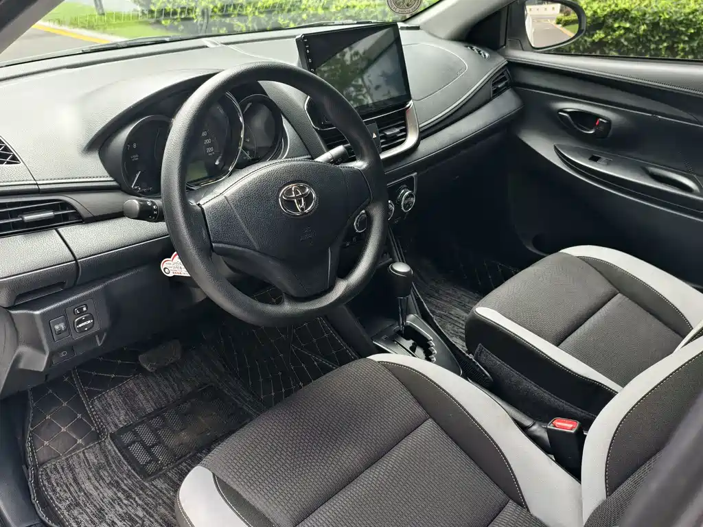 Toyota Yaris L — миниатюра 23