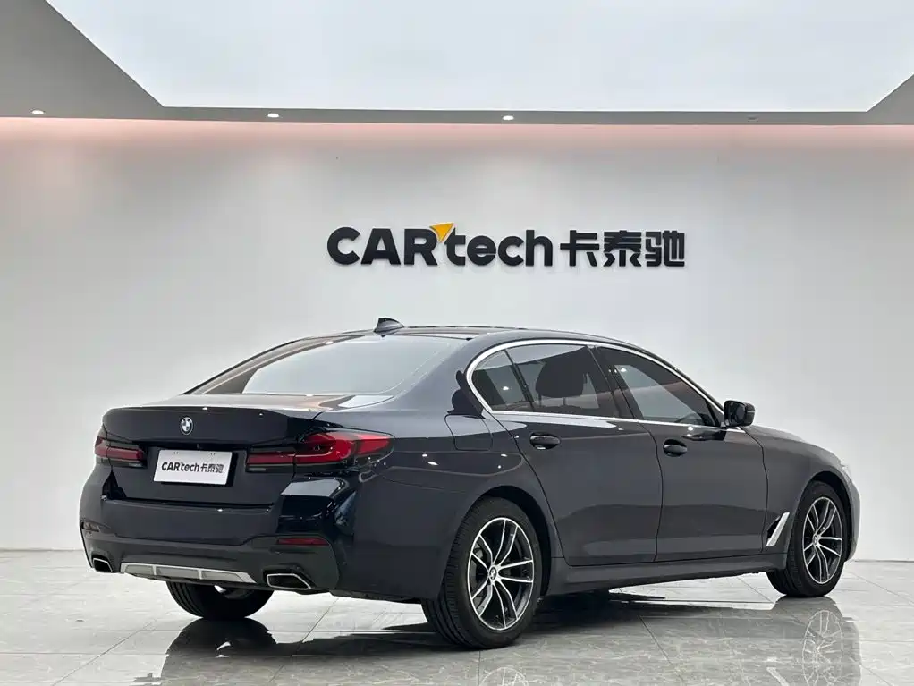 BMW 5 Series — миниатюра 5