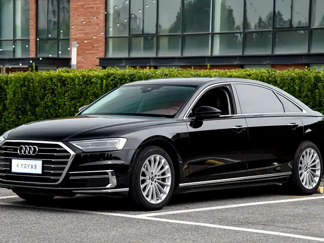 AUDI A8
