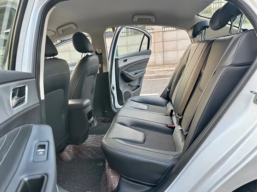 Chery Arrizo 5 — миниатюра 8