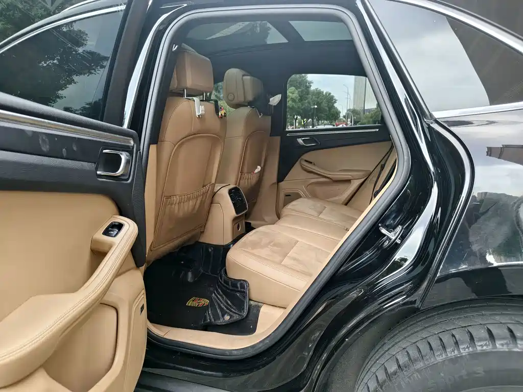 Porsche Macan — миниатюра 16