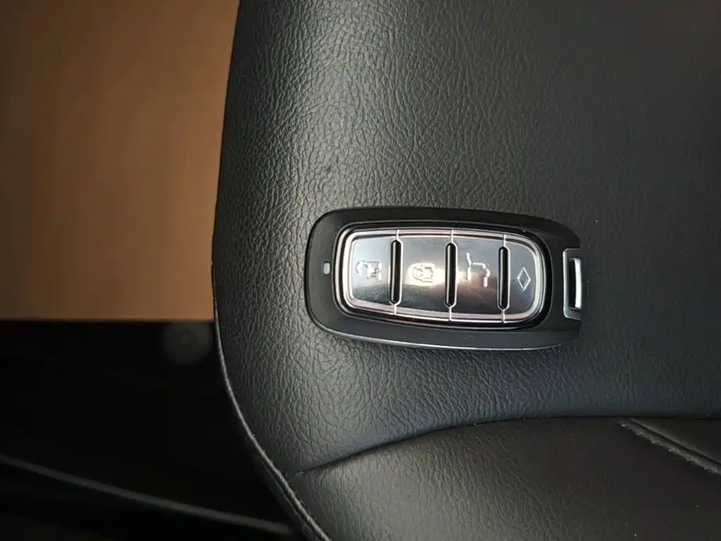 Jeep Commander — миниатюра 9