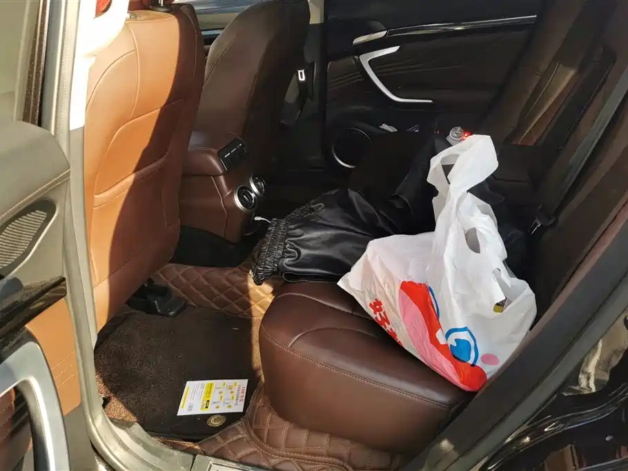 WEI PAI WEI BRAND VV7