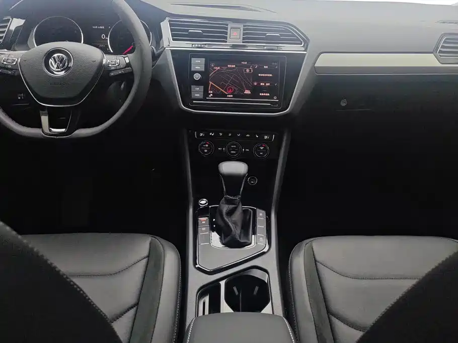 Volkswagen Tiguan L — миниатюра 16