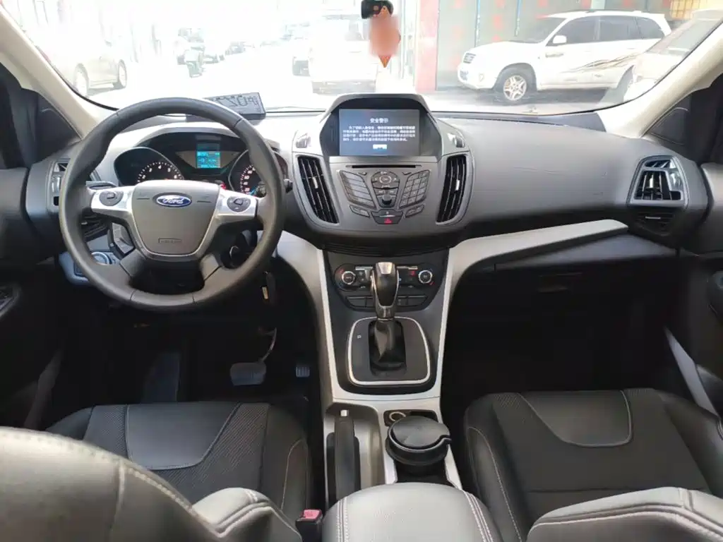 Ford Kuga — миниатюра 10