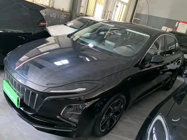 2022 Hongqi E-QM5