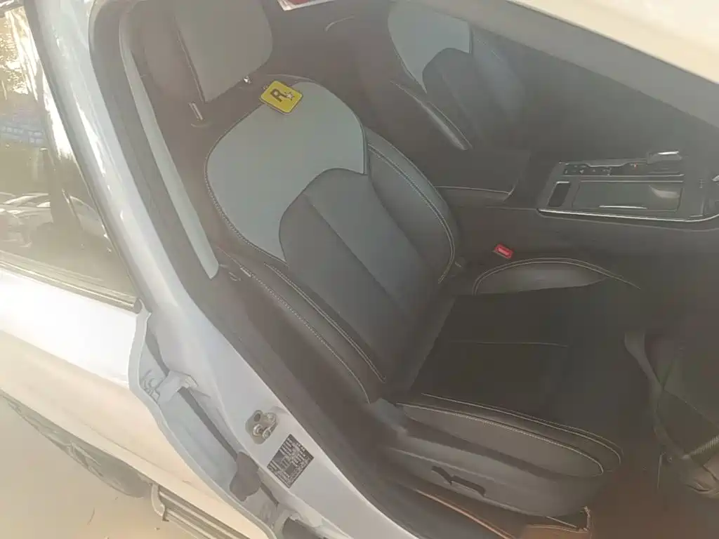 Roewe RX5 New Energy — миниатюра 25