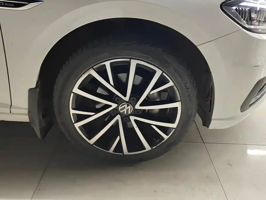 Volkswagen Lavida — миниатюра 6