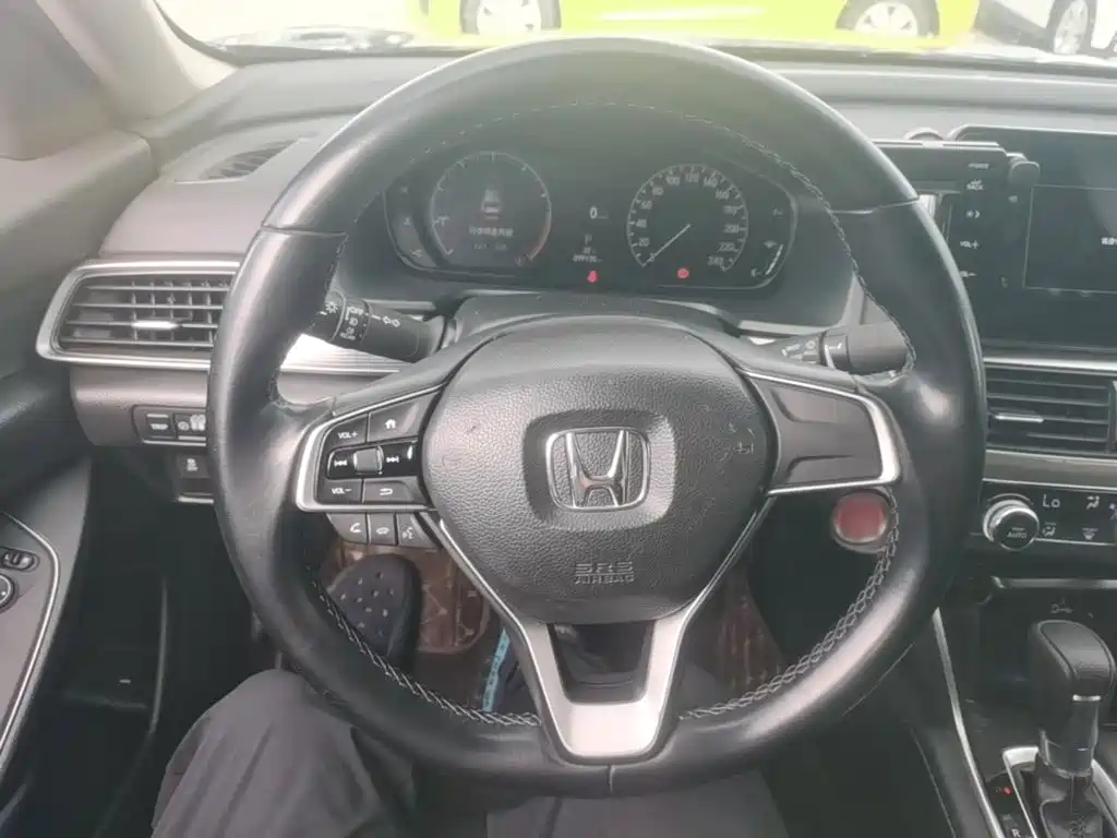 Honda Accord — миниатюра 11