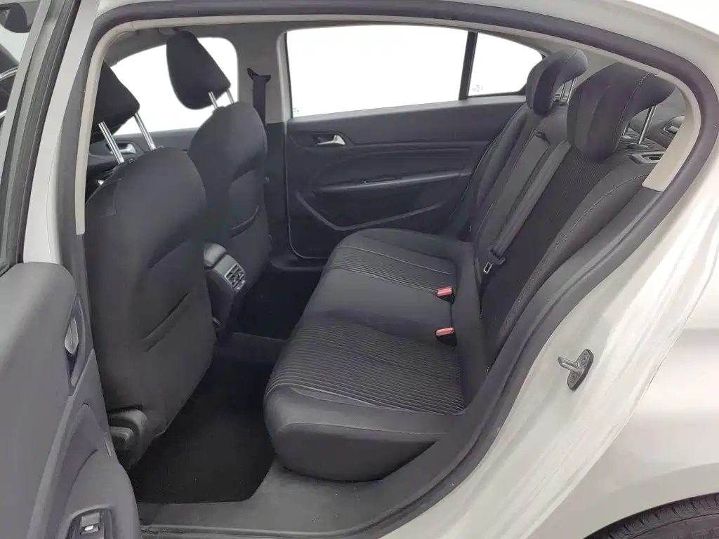 Peugeot 408 — миниатюра 15