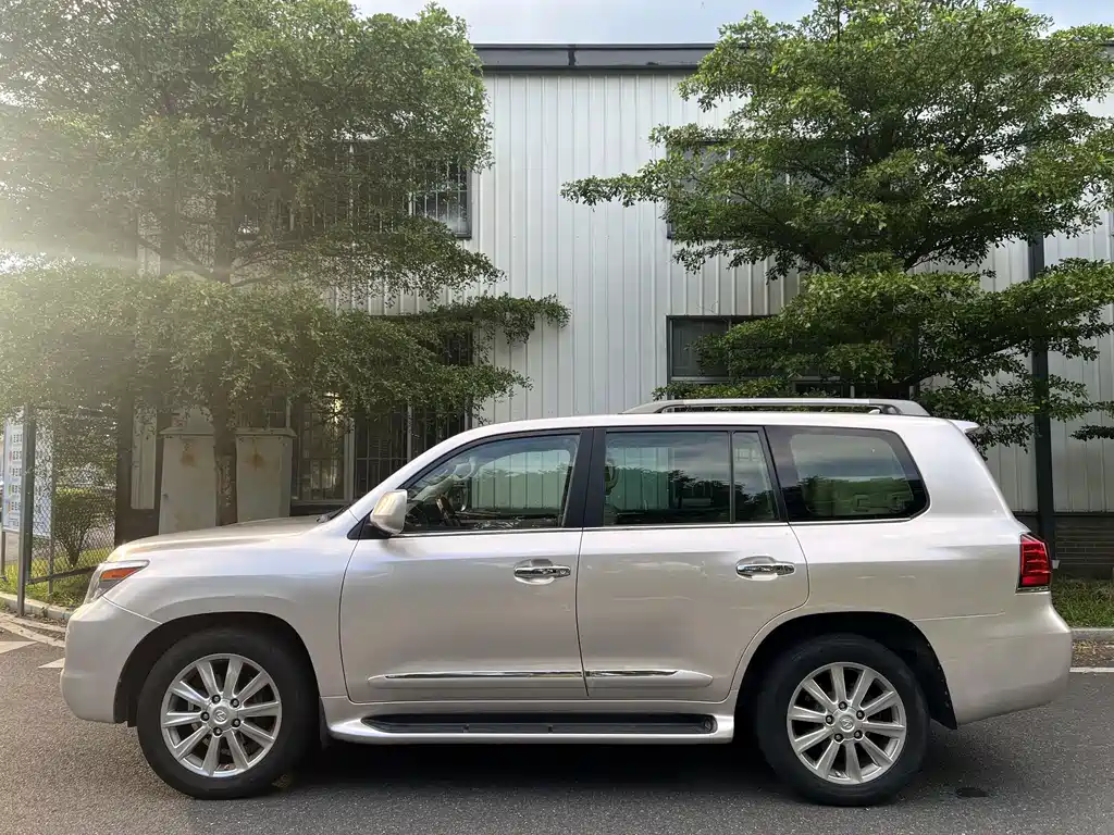 Lexus LX — миниатюра 15
