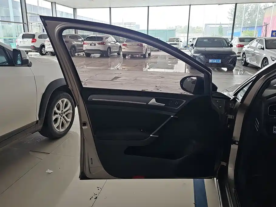 Volkswagen Golf — миниатюра 7