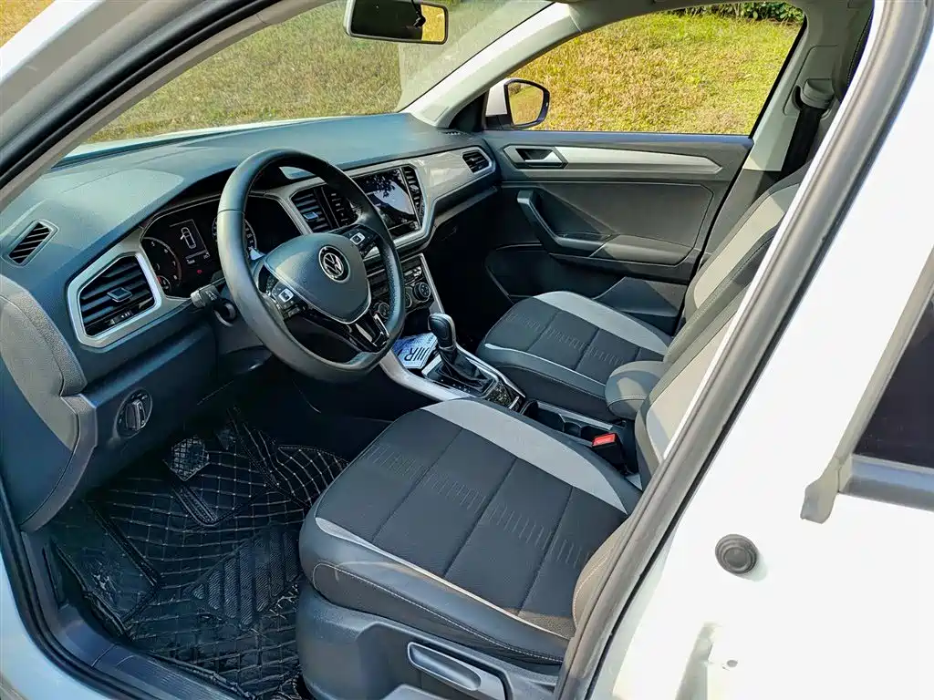 VOLKSWAGEN T ROC EXPLORING SONGS