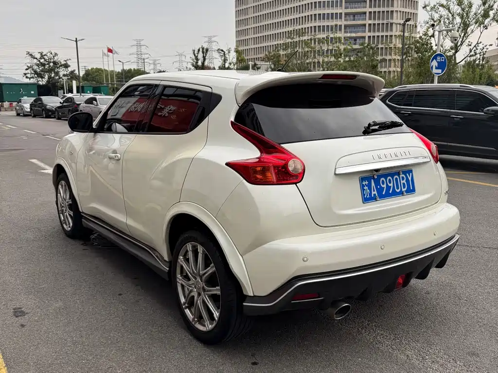 Infiniti ESQ — миниатюра 5
