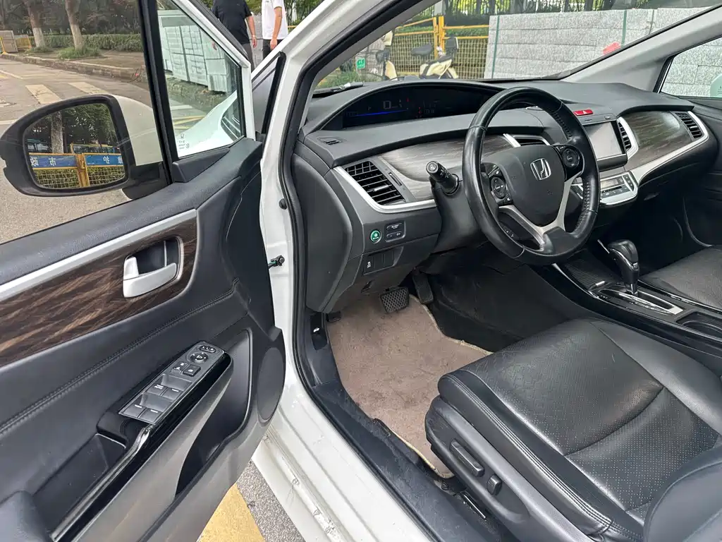 Honda Jade 2017 210TURBO CVT Luxury 5 мест