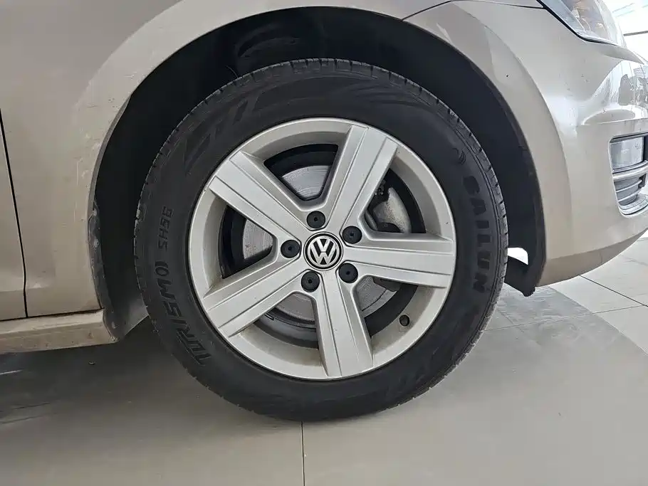 Volkswagen Golf — миниатюра 6