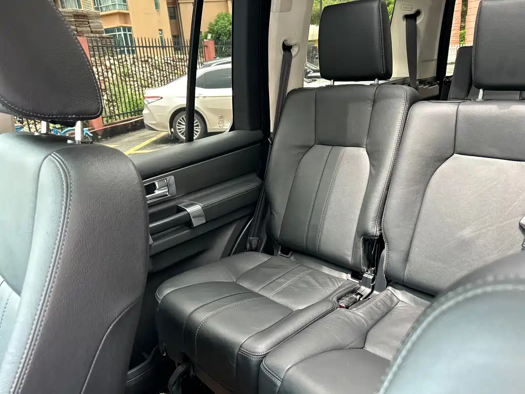 Land Rover Discovery — миниатюра 40