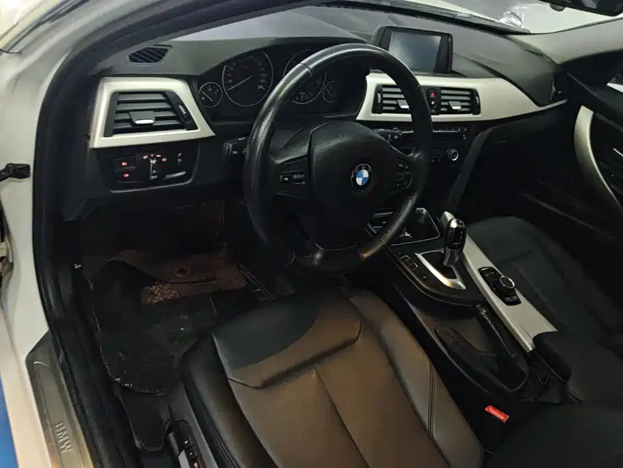 BMW 3 Series — миниатюра 12