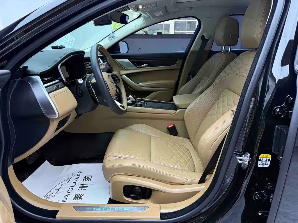 Jaguar XFL 2023 XFL 2.0T P250 Premium Luxury