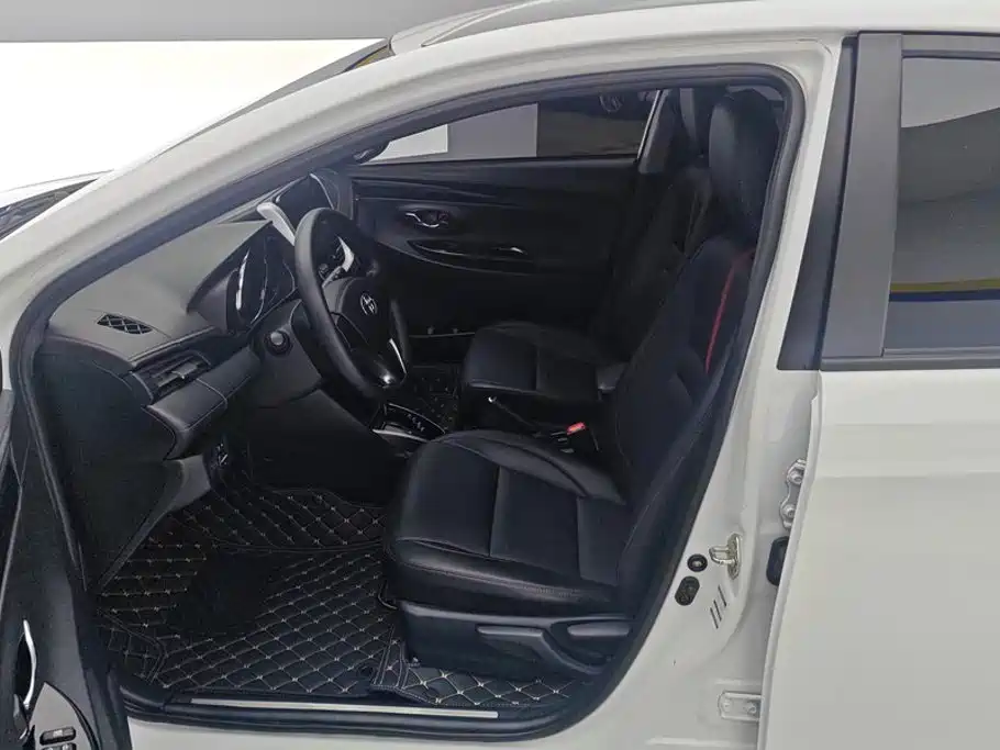 Toyota Yaris L — миниатюра 9