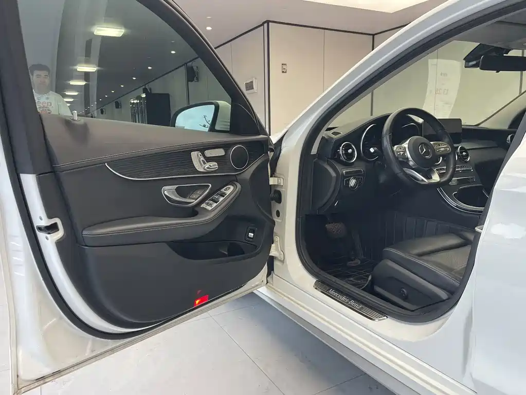 Mercedes-Benz C-Class — миниатюра 3
