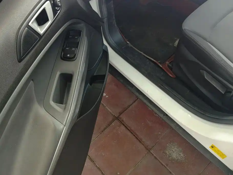 Ford Ecosport — миниатюра 7
