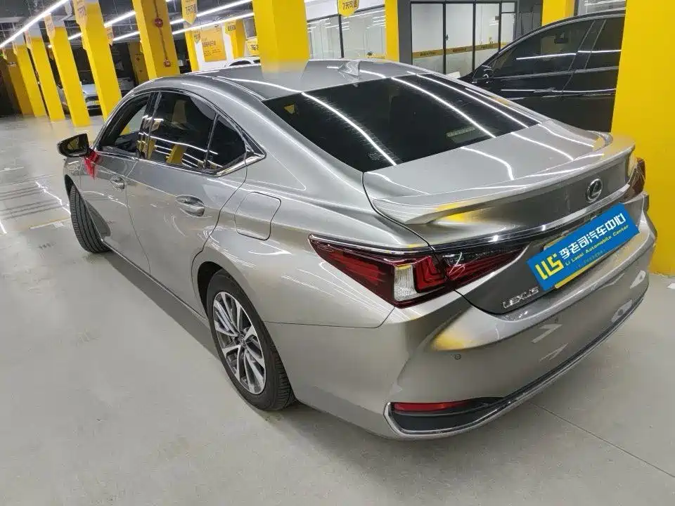 Lexus ES — миниатюра 4