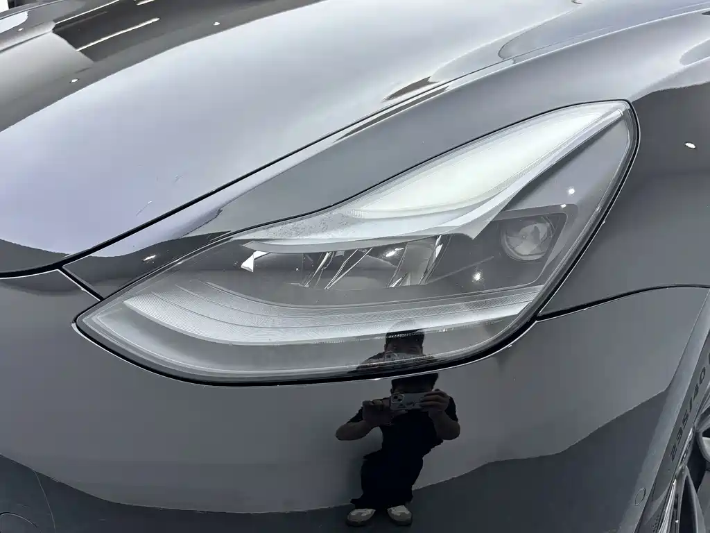 Tesla Model 3 — миниатюра 11
