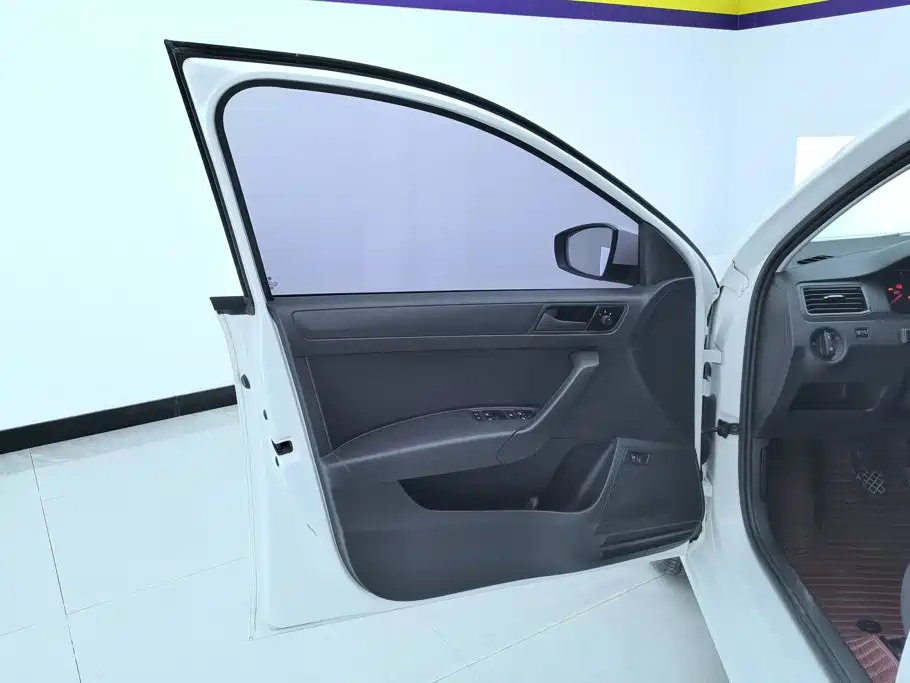 Volkswagen Santana — миниатюра 7