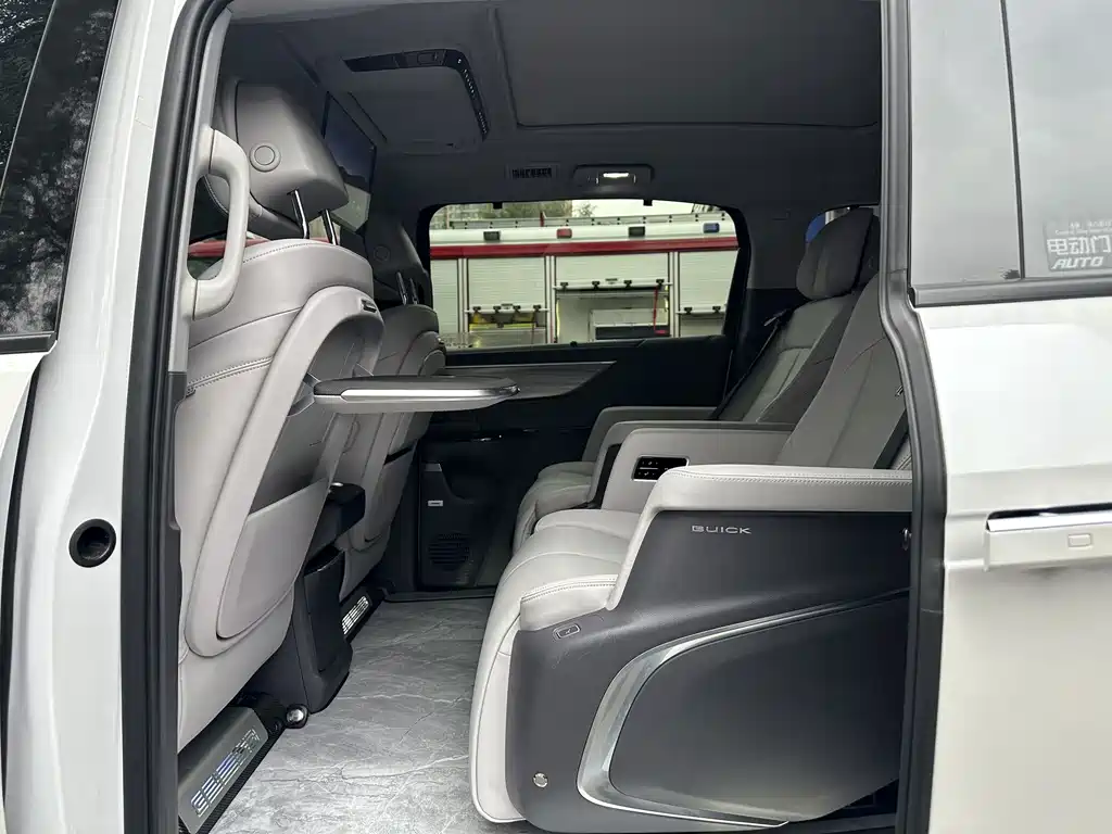 Buick GL8 — миниатюра 13